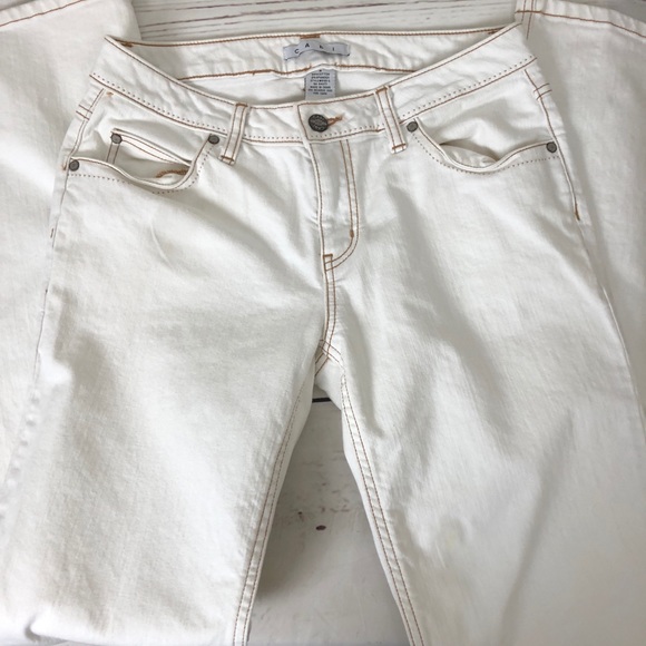 CAbi White Jeans Embroidered Wide Leg Flare 895-L - Picture 6 of 8